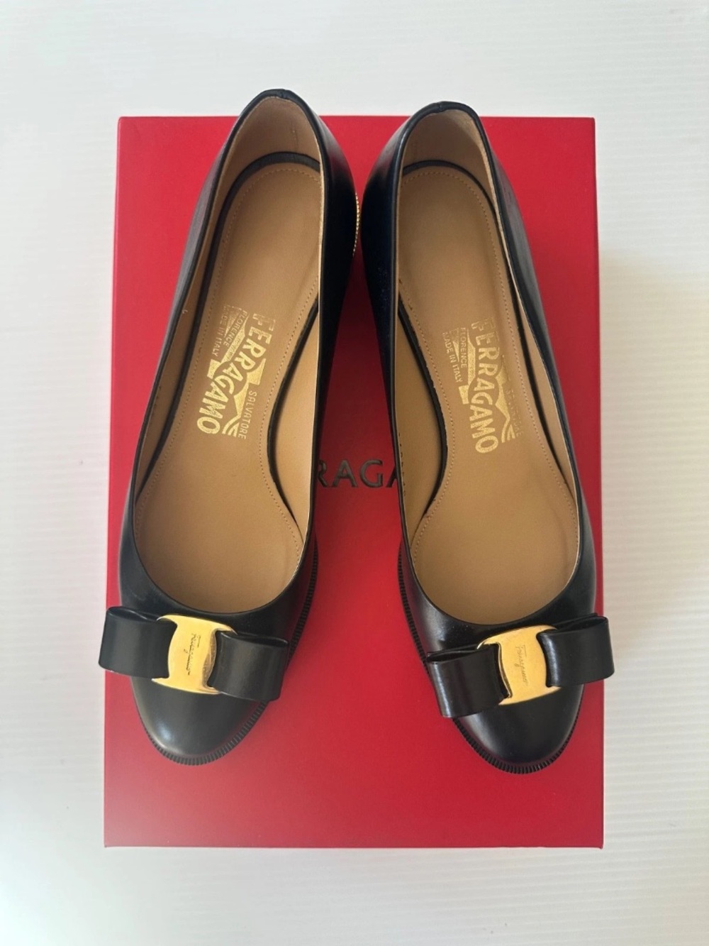 Salvatore Ferragamo Women Sz 7 Black Leather Luna Block Heel Pumps